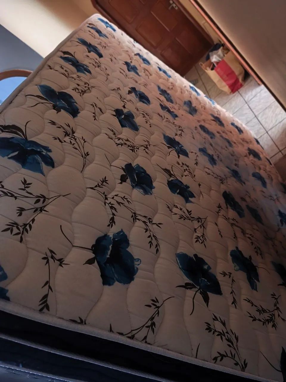 Vendo cama Queen - Leia a Descrição. - Foto 3