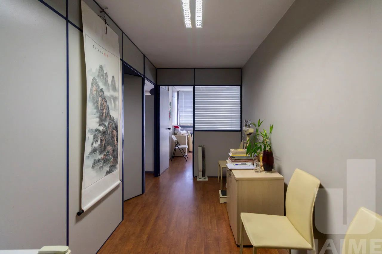 Sala Comercial em Higienópolis, 35 m2, 1 Vaga e Fácil Acesso ao Metrô