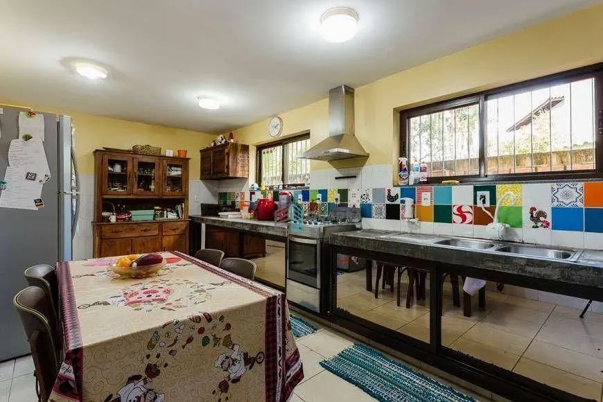 Casa 5 Dormitórios à Venda no Parque São Jorge, Florianópolis !! - Foto 2