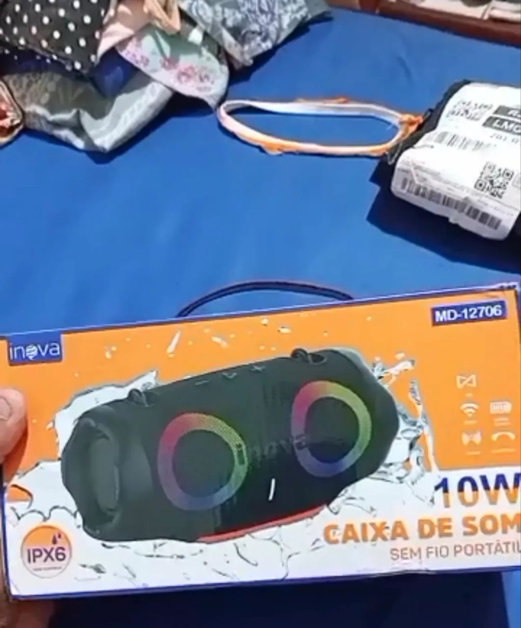 Caixa de som NUNCA USADA muito boa 