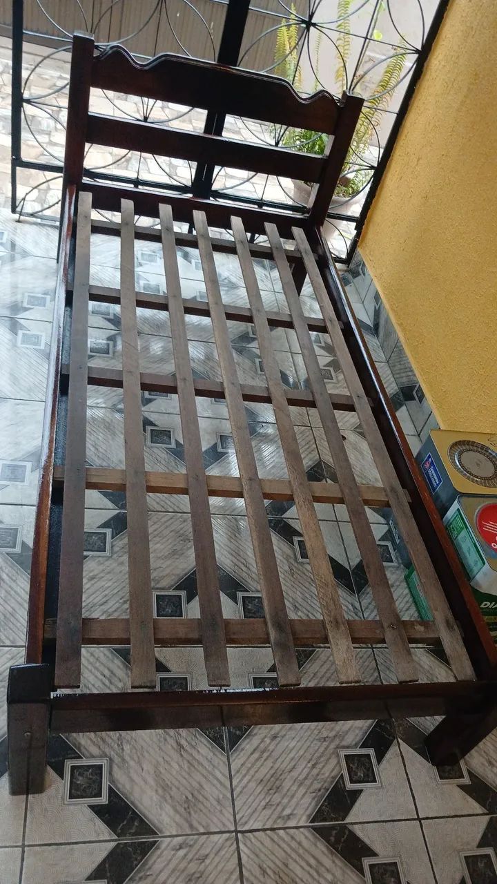 Cama de madeira maciça  - Foto 3
