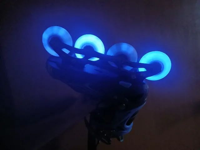 Patins Roller Oxer - Ajustável-4 Rodas de Led- 33 a 36