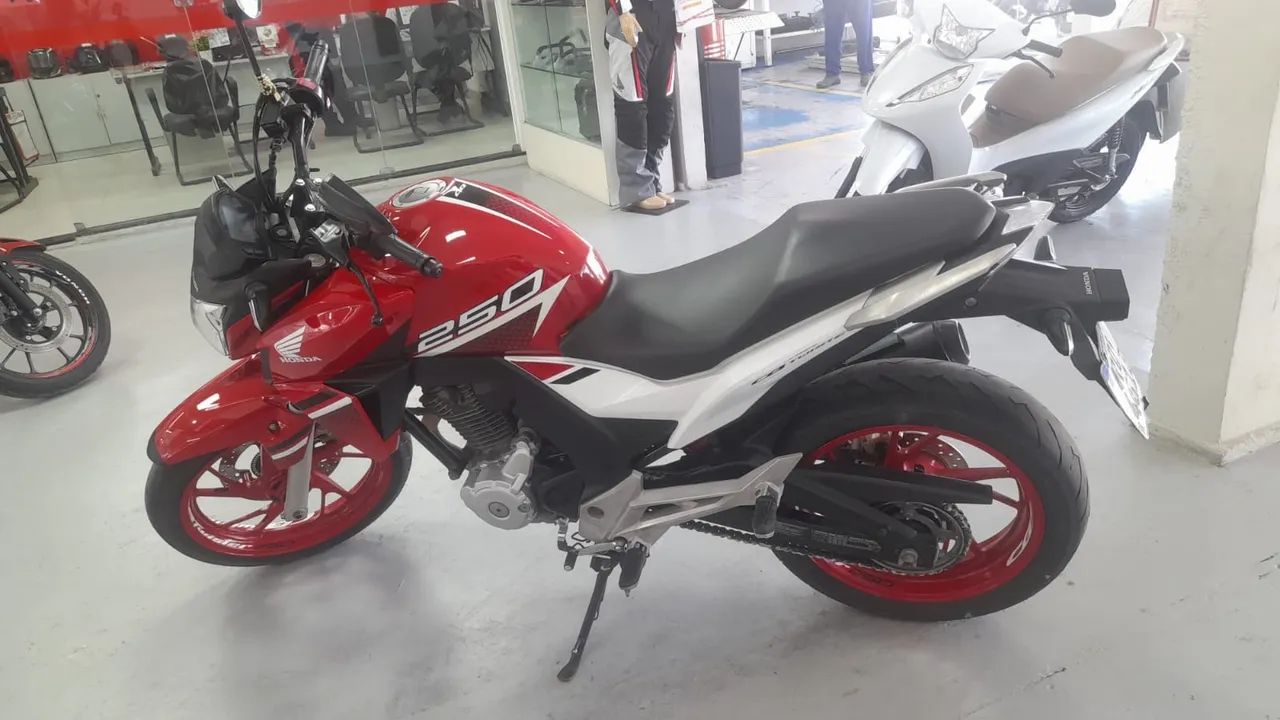 CB TWISTER 2022 ABS  - Foto 2