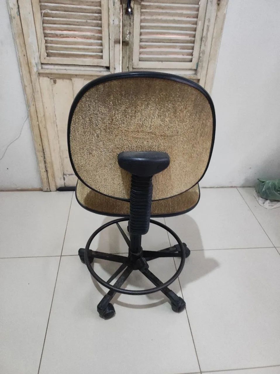 Cadeira de escritório com rodinhas - Foto 2