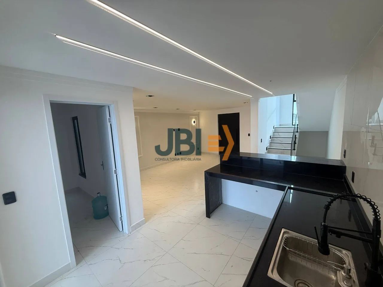 Vende-se casa duplex em condomínio com 3 quartos - Maracanaú - Foto 4