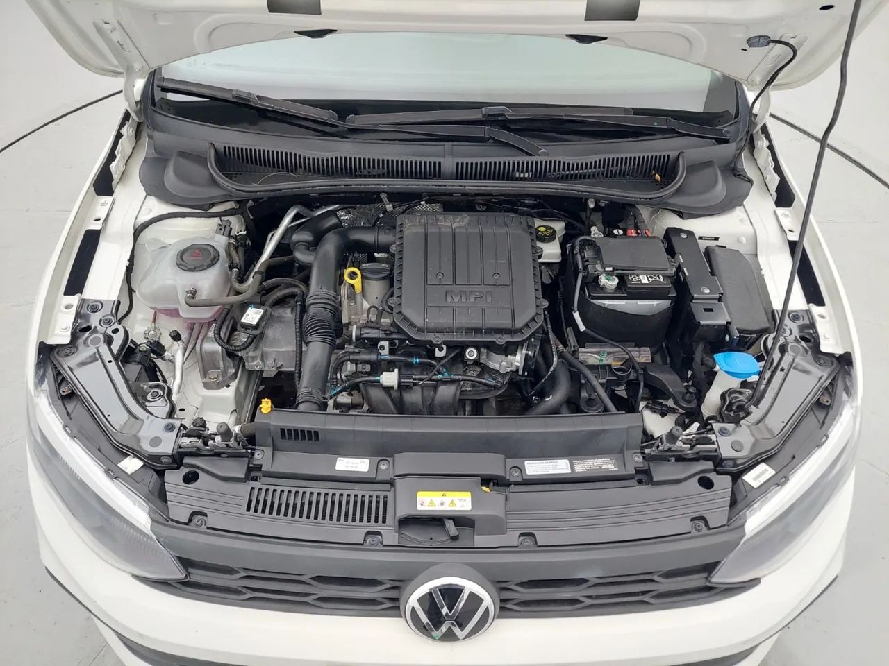 Volkswagen Polo Track 1.0 Flex 12V 5p, foto 10 de 18