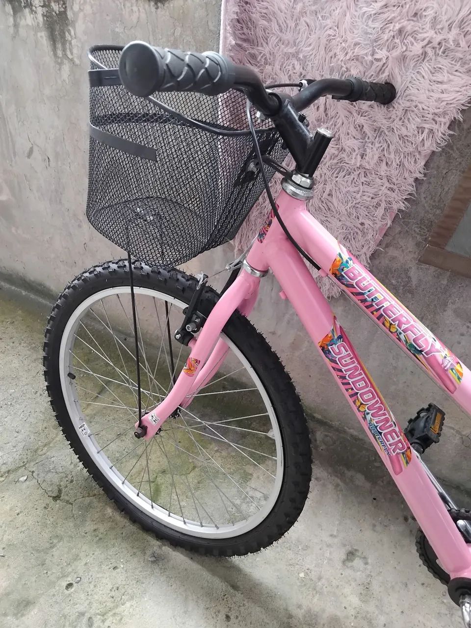 Bicicleta aro 24 de cor rosa - Foto 2