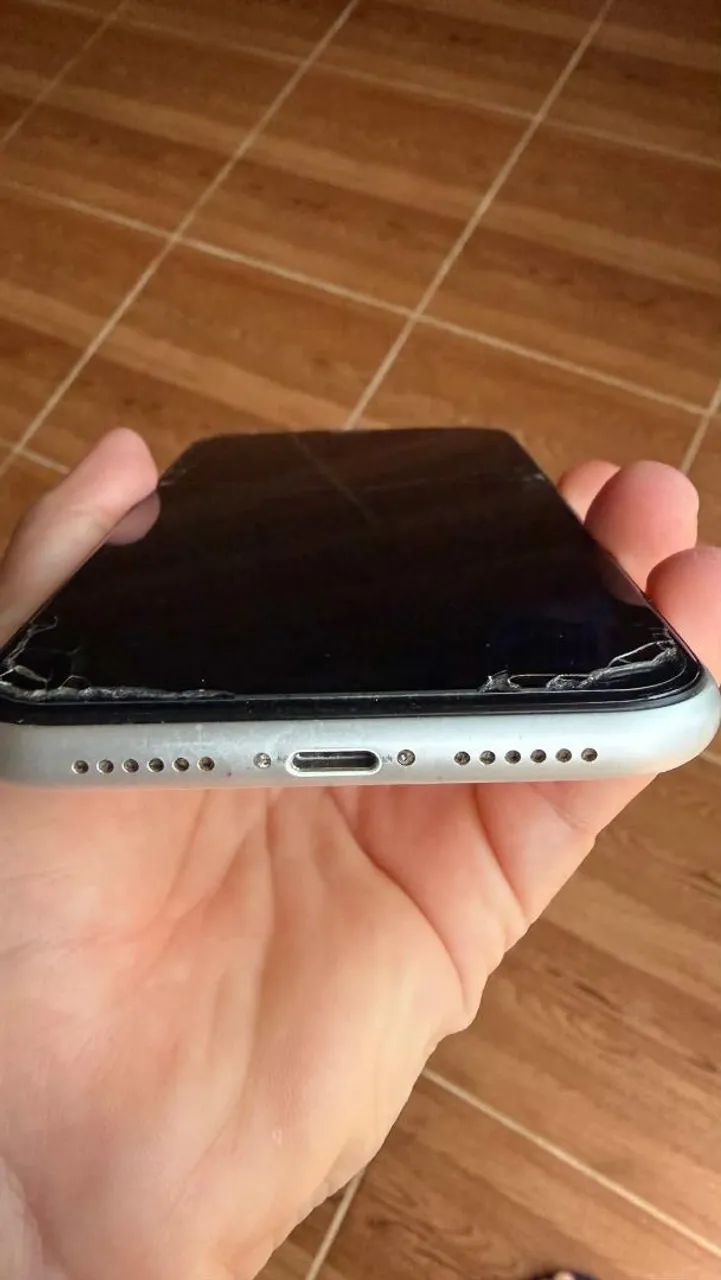 iPhone XR semi novo  - Foto 2