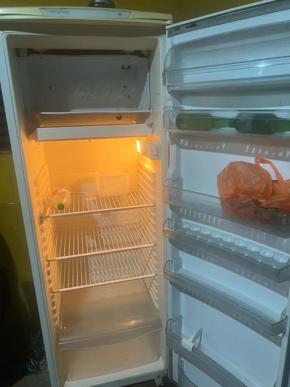 Geladeira usada boa 
