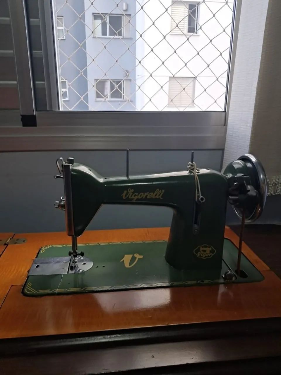 Máquina de Costura Vigorelli Antiga - Foto 4