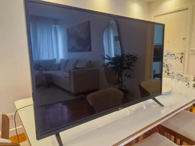 TV LG 43" - MODELO UN7300PSC - Foto 2