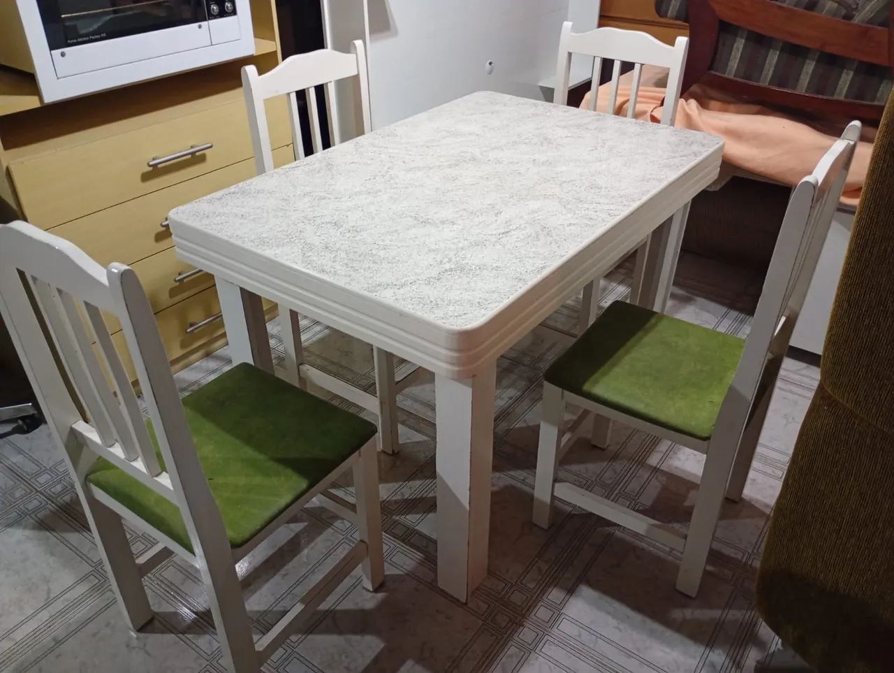 Conjunto de mesa com 4 cadeiras, em Excelente Estado! - Foto 5
