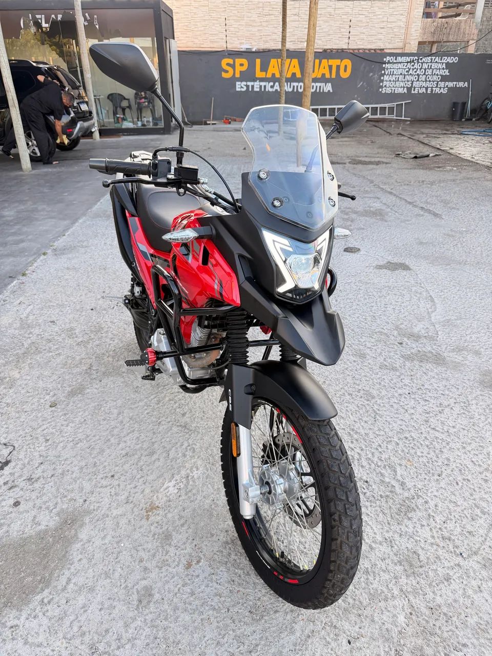 Avelloz Az160