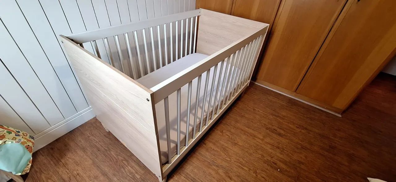 BERÇO QUE VIRA CAMA EM MDF E MADEIRA + COLCHÃO ORTOBOM  - Foto 5