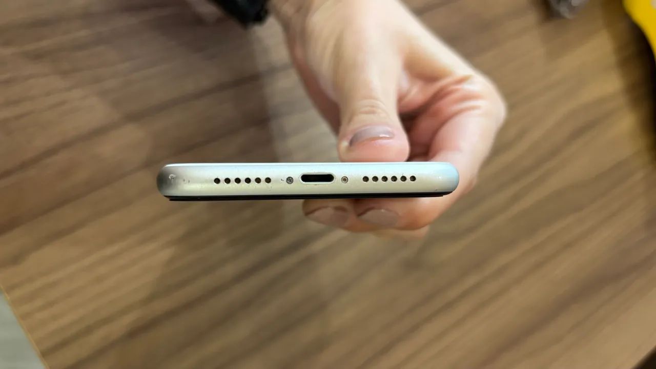 IPhone 11 64gb branco  - Foto 3