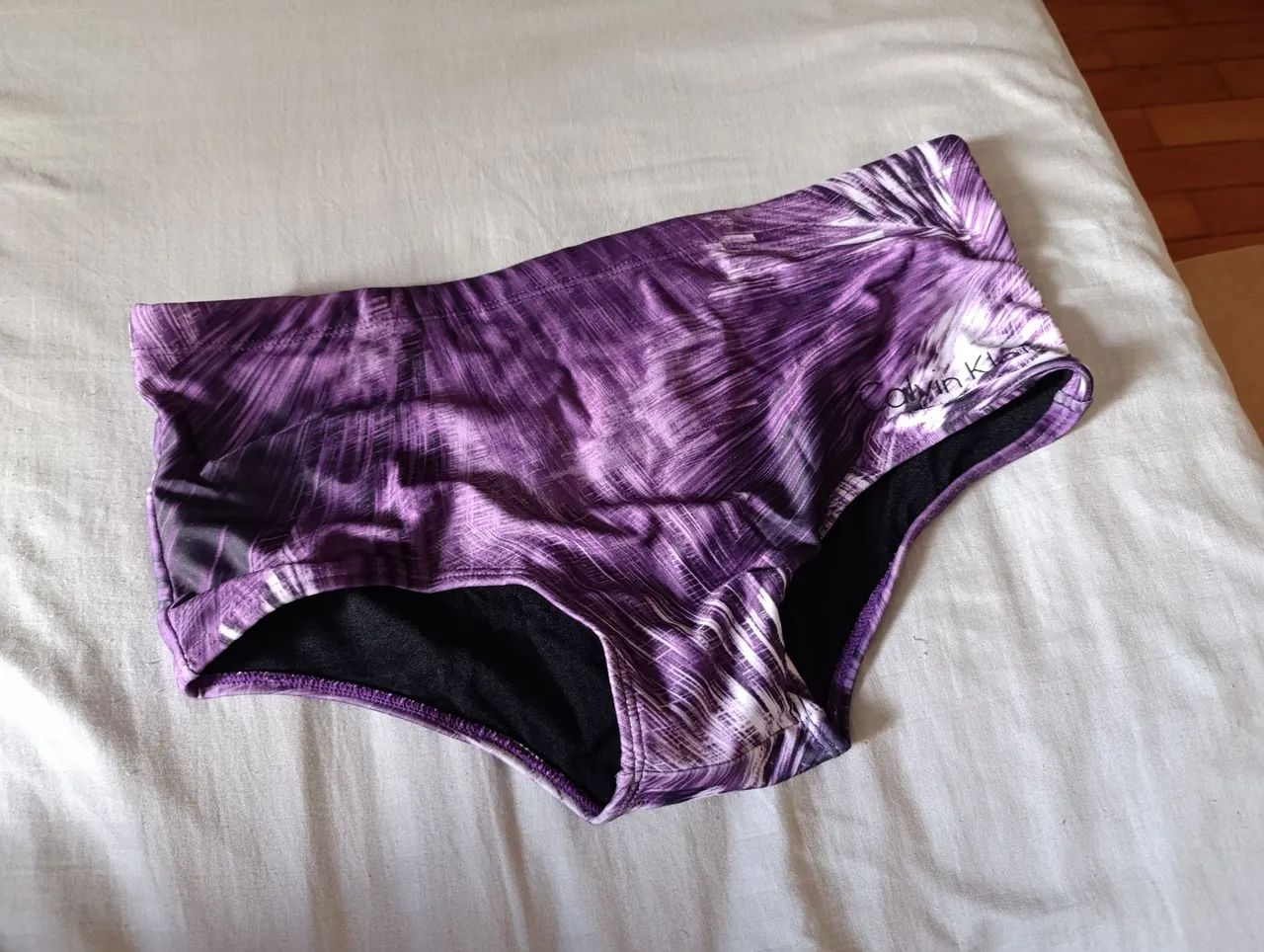 Vendo sunga roxa
