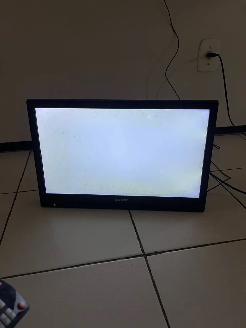 Tv semp toshiba lcd 19 polegadas com defeito - Foto 3