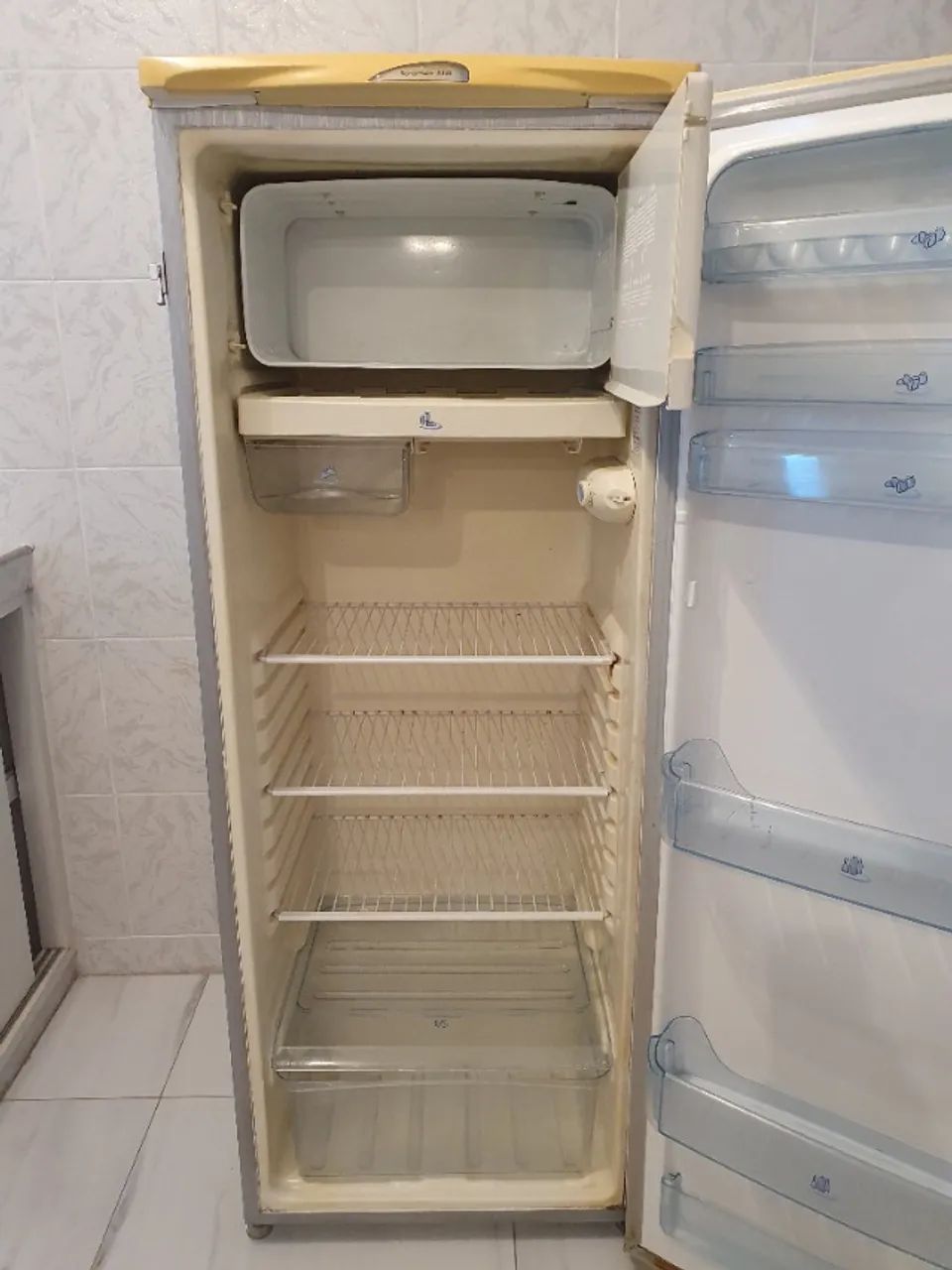 Geladeira 330 Electrolux - Foto 5