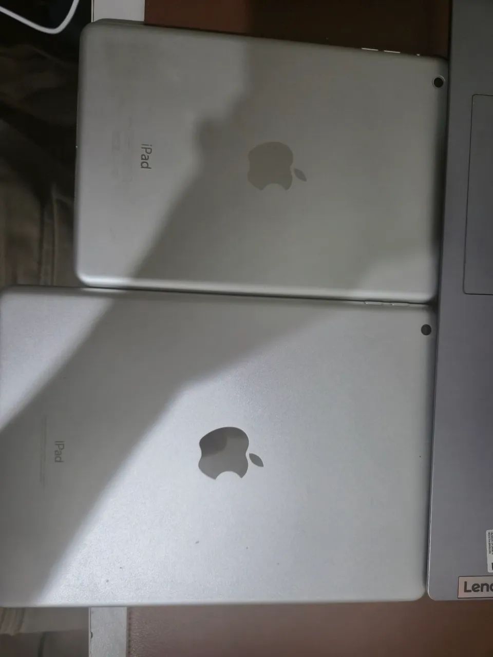 LOTE 2 iPads Apple - PARA RETIRADA DE PEÇAS - Foto 2