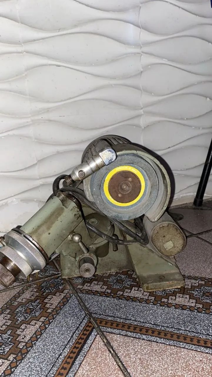 Vendo essa máquina de amolar broca