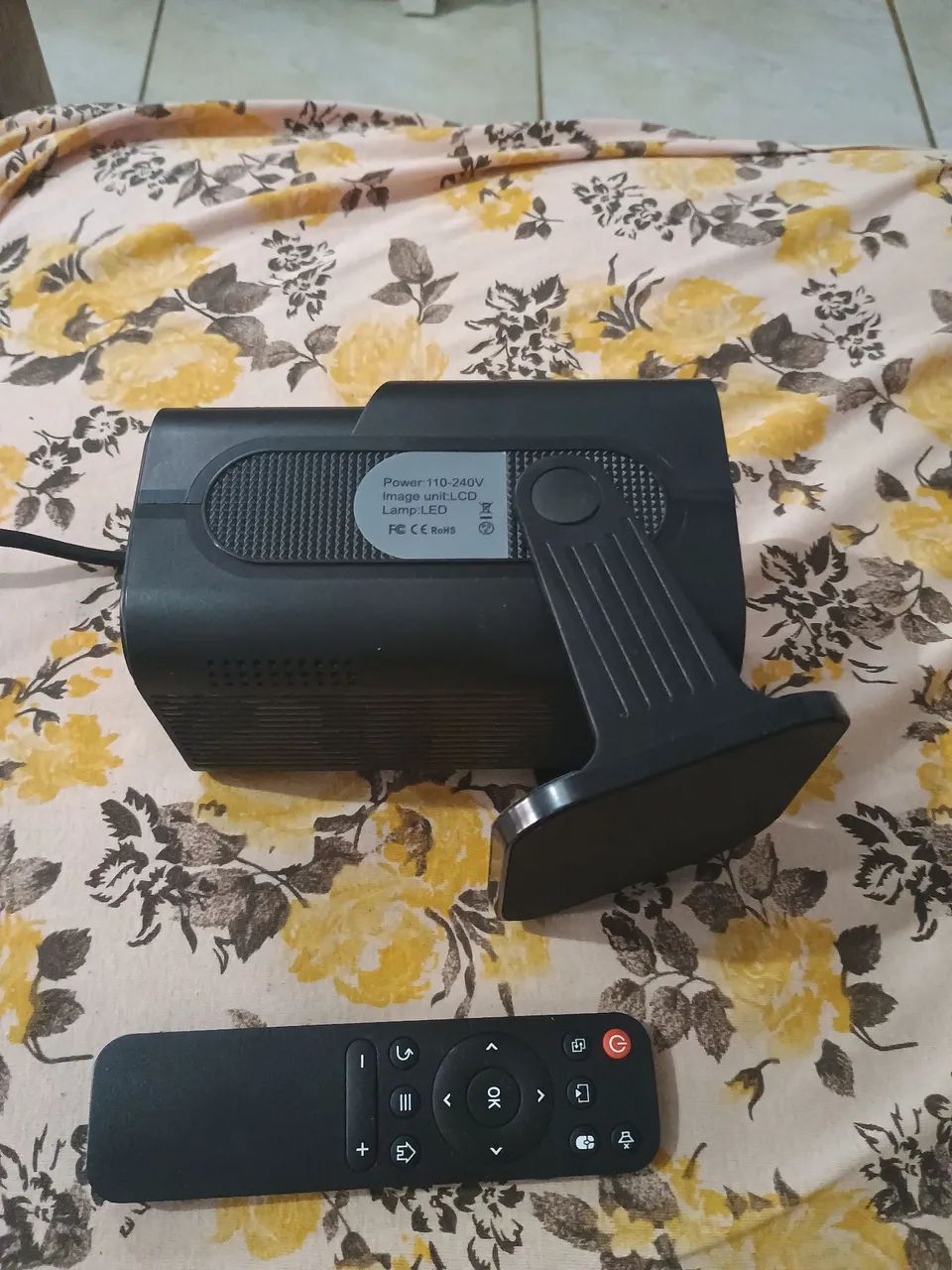 Projetor portátil e de fácil manuseio apenas R$:250 - Foto 2