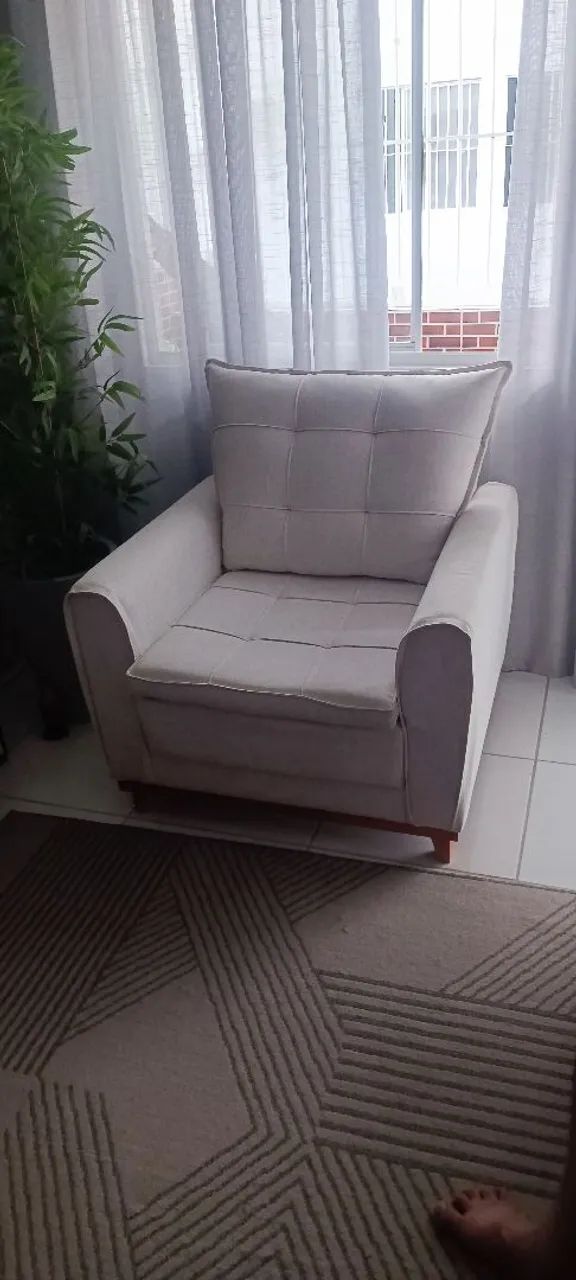 Poltrona impecável para deixar seu ambiente elegante e confortável  - Foto 2