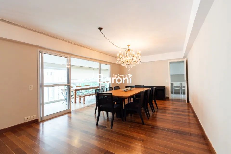 Em um dos condomínios mais cobiçados de Moema, este apartamento do Edifício Ornato, reúne  - Foto 3