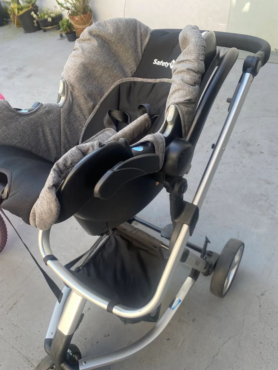 Carrinho de bebê com bebê conforto  - Foto 5