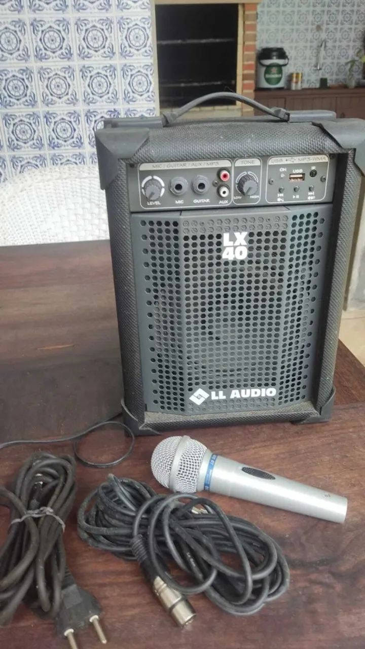 AMPLIFICADOR LL AUDIO + MICROFONE