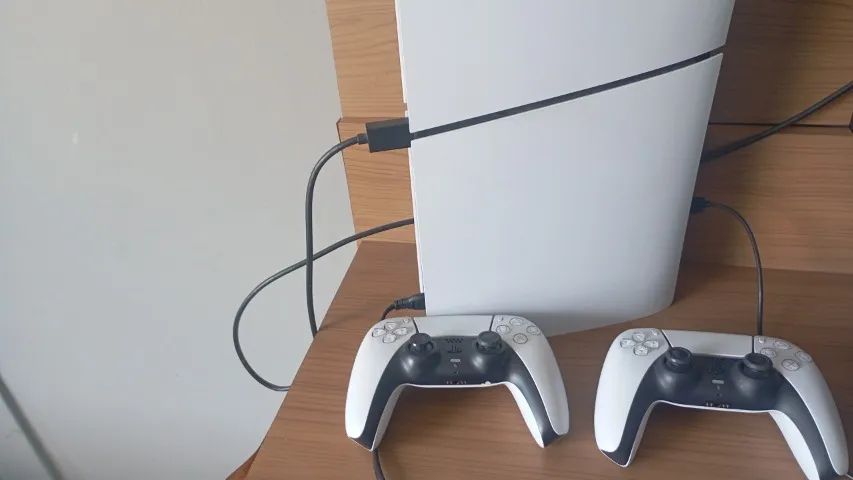 PS5 slim 825gb