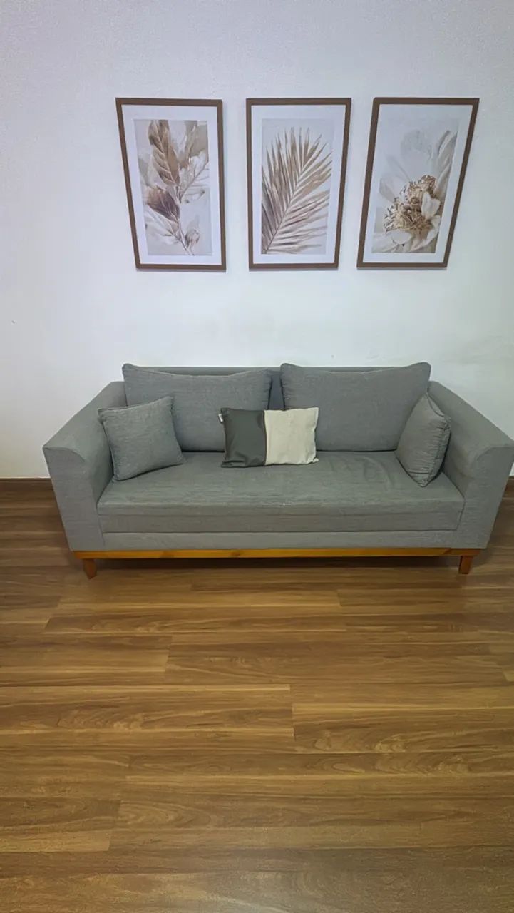 Sofá 3 Lugares Beny Base de Madeira Linho Cotton Cinza