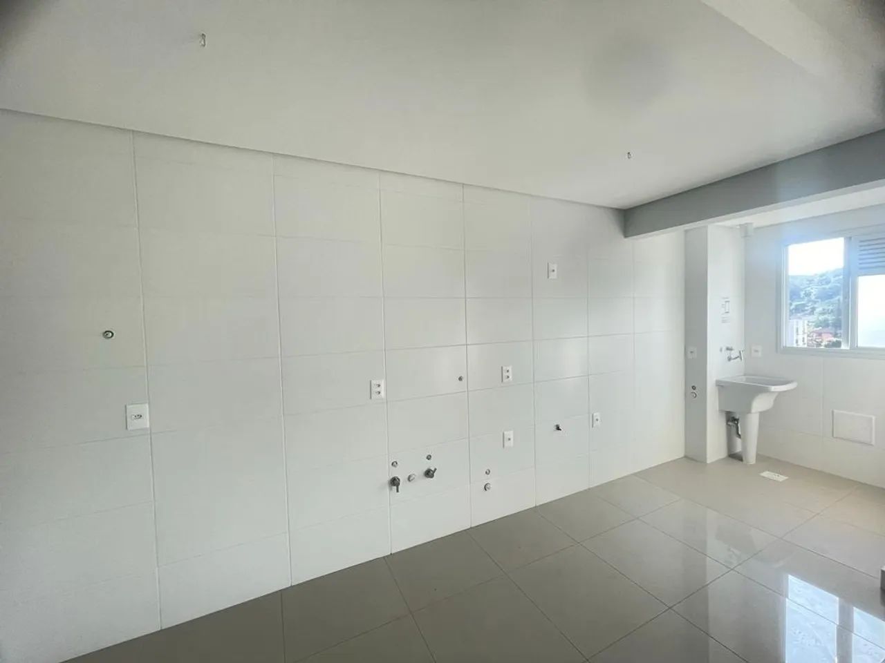 Apto 02 Dorm. Sendo 01 suíte 75m² - Itacorubi! - Foto 3