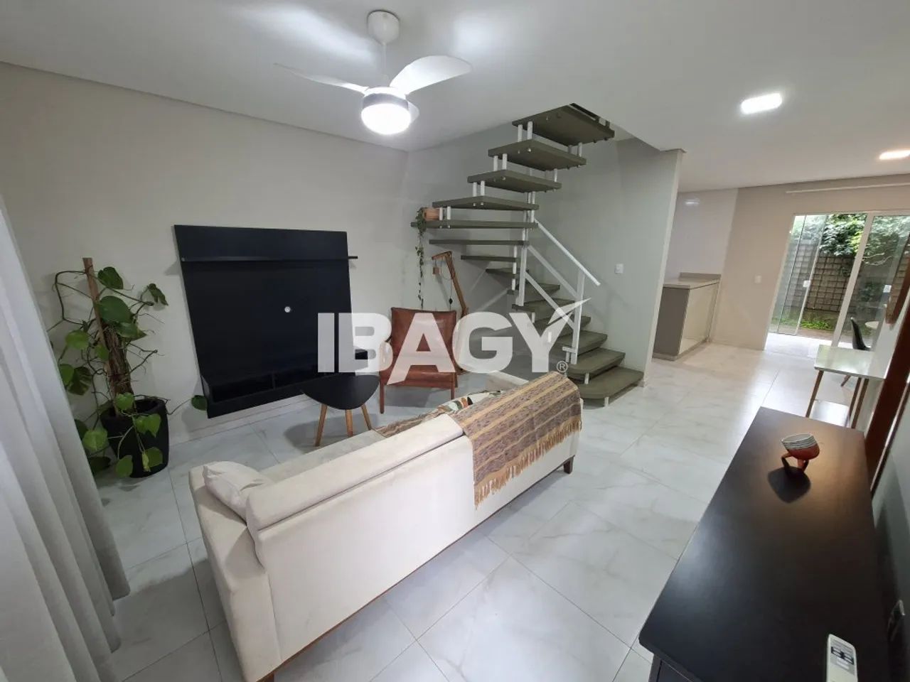 Excelente Casa 3 dormitório(s) em Campeche - Florianópolis - Foto 2