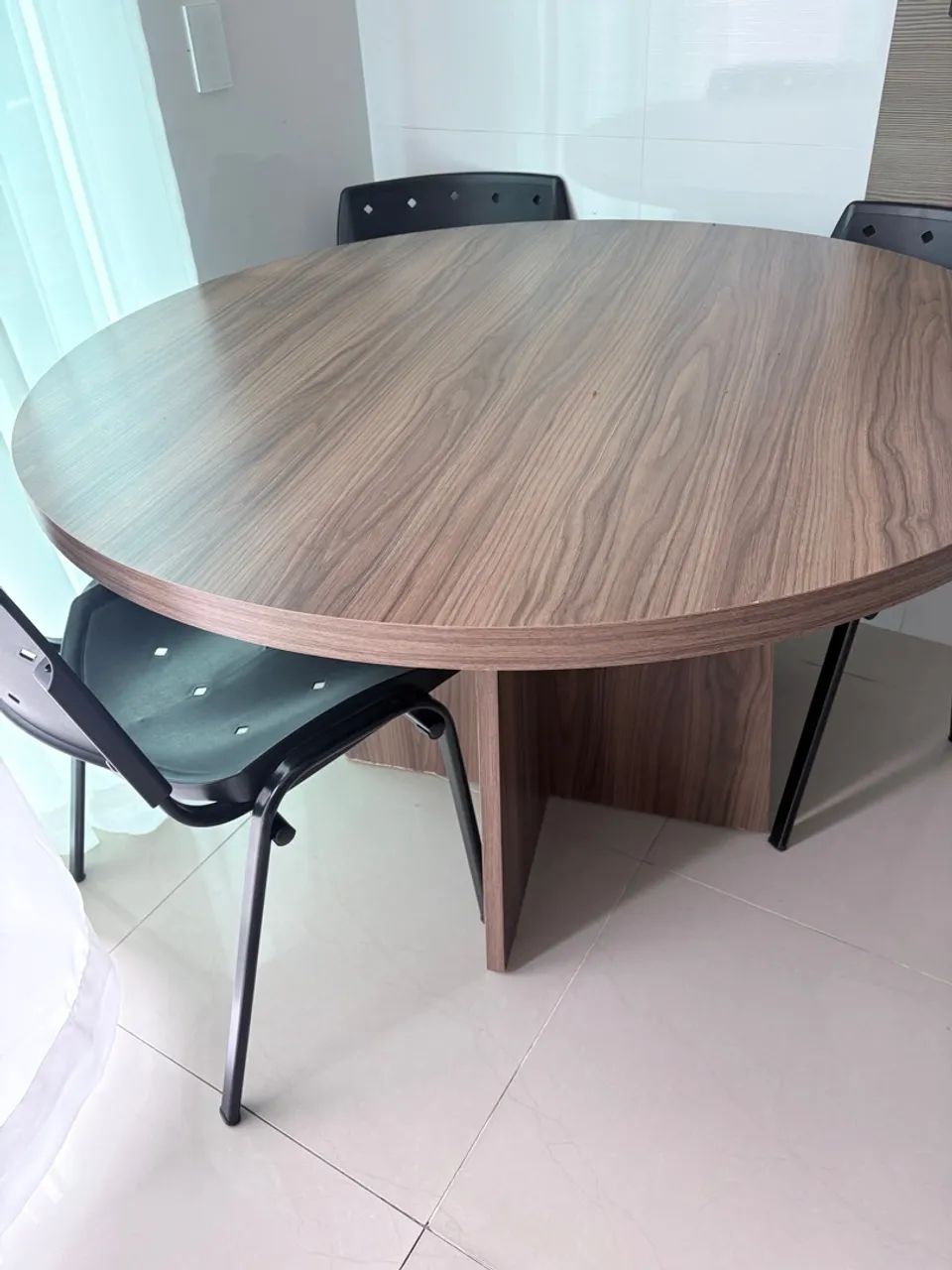 Mesa com 4 cadeiras redonda  - Foto 4
