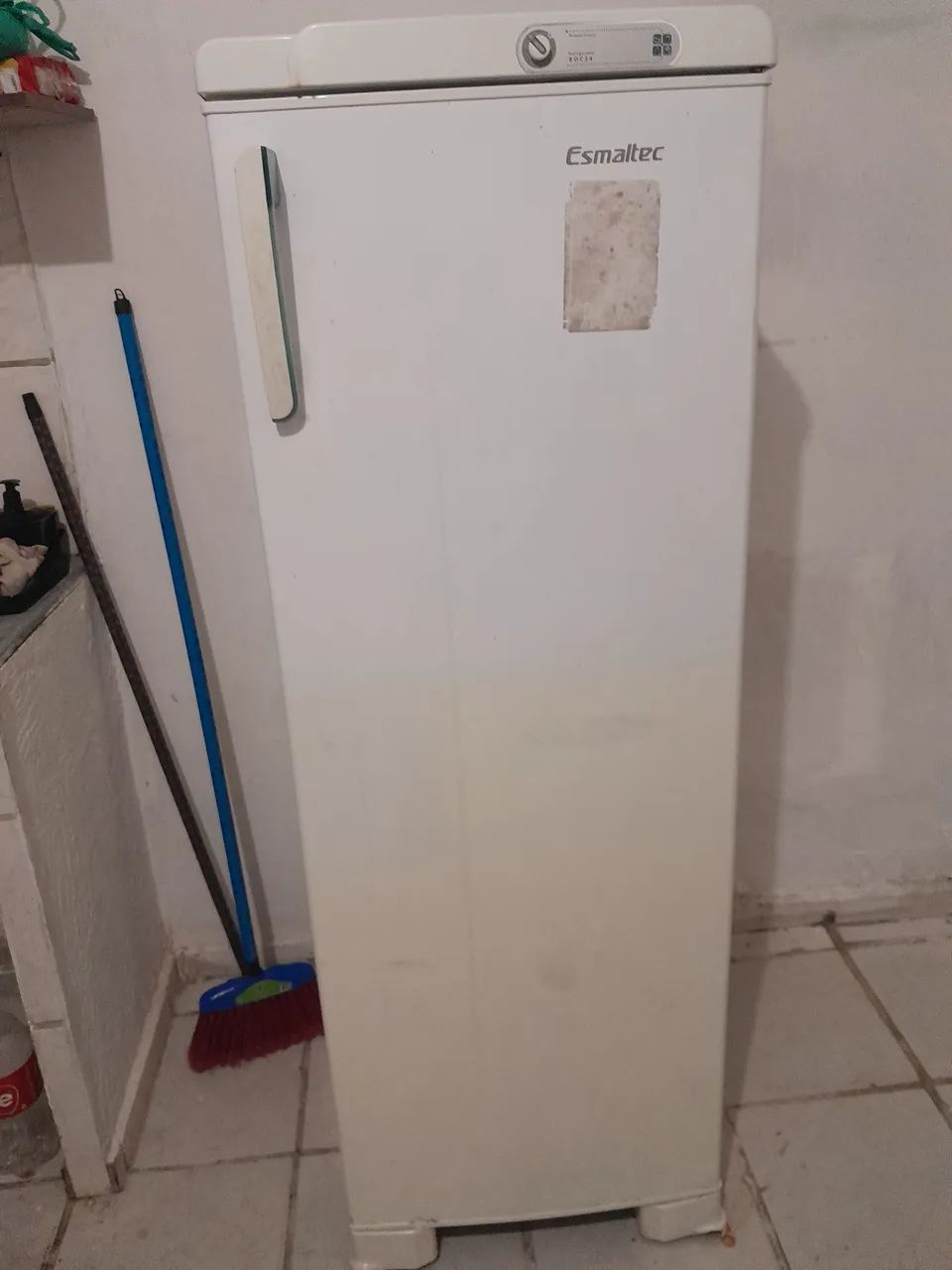 Geladeira esmaltec  - Foto 2