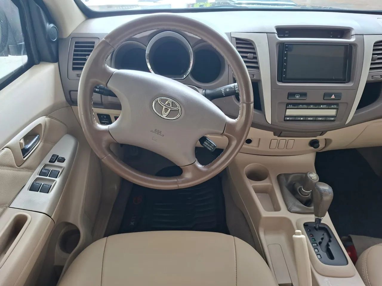 Toyota Hilux SW4 SRV D4-D 4x4 3.0 TDI Dies. Aut, foto 16 de 19