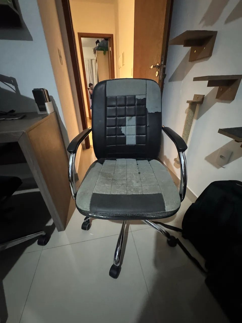 Vendo cadeira de escritório 