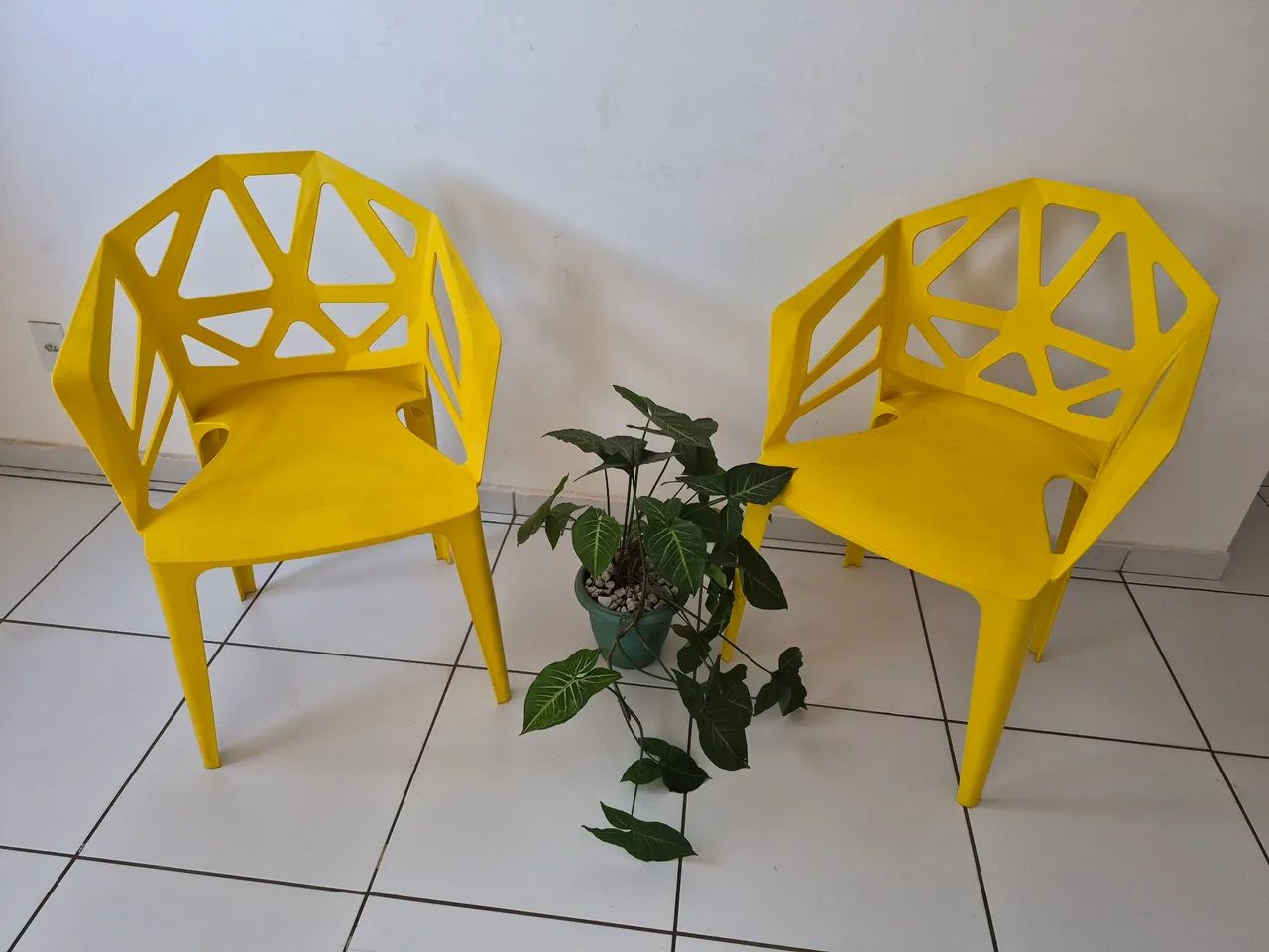 Cadeiras amarelas tipo lounge - Foto 4