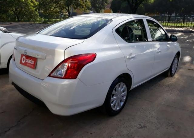 Nissan Versa - Foto 3