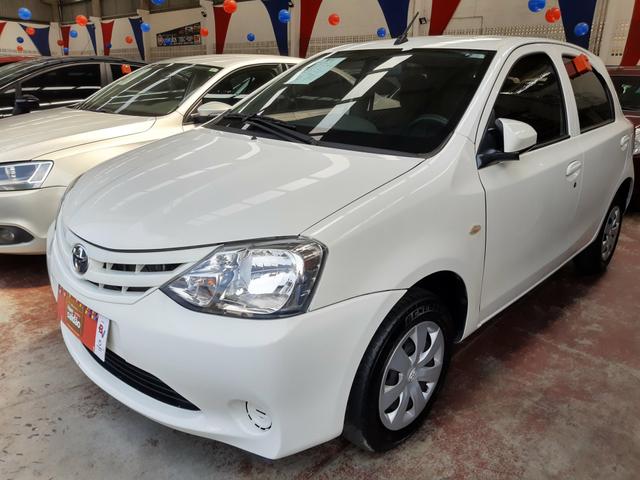 Toyota Etios HB 1.3 x AUT 2016/2017 impecável