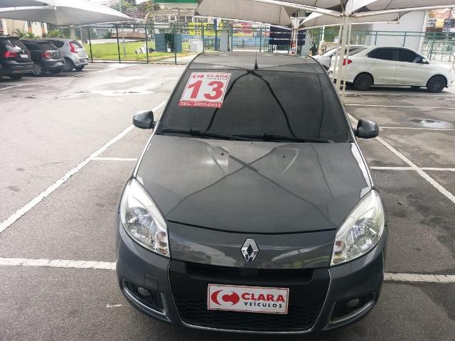 Renault Sandero Privilege 1.6 automático 2013