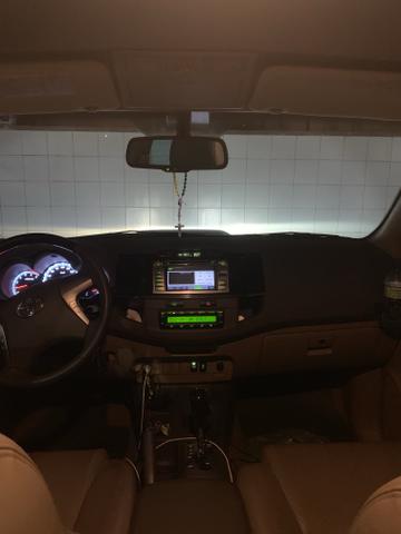 Toyota Hilux SW4 SRV - 5Lugares - Foto 5