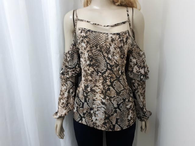 Blusa detalhes em tule - Foto 3