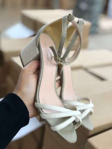 roupas e sapatos para revender