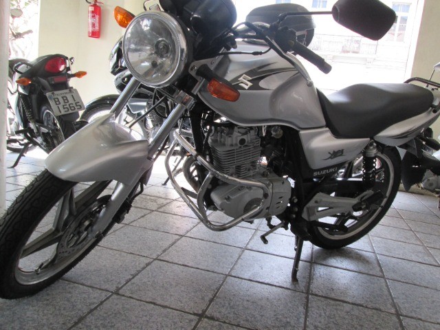 SUZUKI YES 125 PARTIDA ELETRICA,FREIO ADISCO R$5.499,00