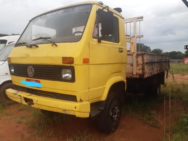 VENDE-SE CAMINHÃO VW 7,90S