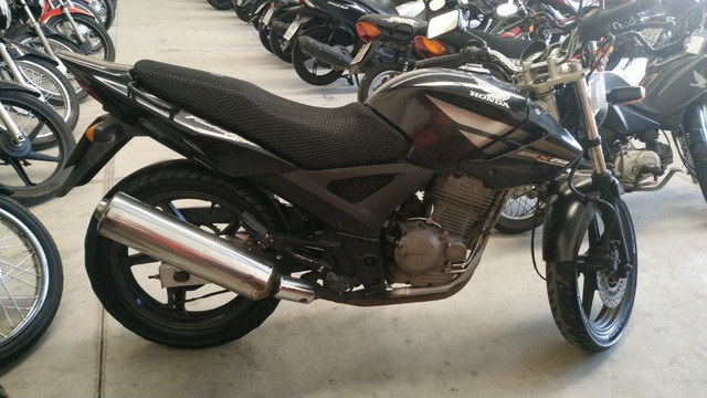 TWISTER 250CC/TROCO POR MOTO MENOR VALOR/EM ATÉ 48X NO CARNÊ/36X NO CARTÃO DE CRÉDITO