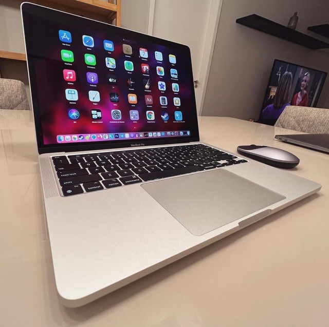 MacBook Pro 2020 M1 - 8GB - 256 SSD 