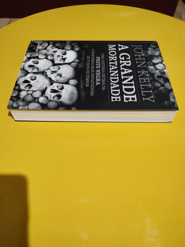 A Grande Mortandade. Produto novo. Com brinde  - Foto 3