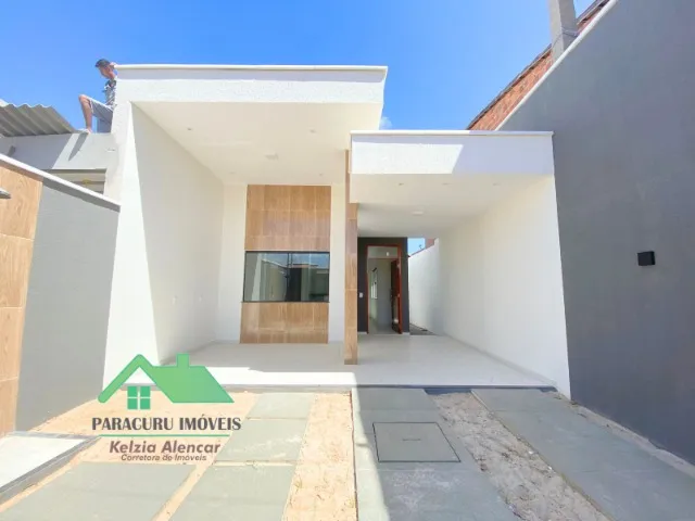 Vendo belíssima casa com dois quartos no Paracuru.